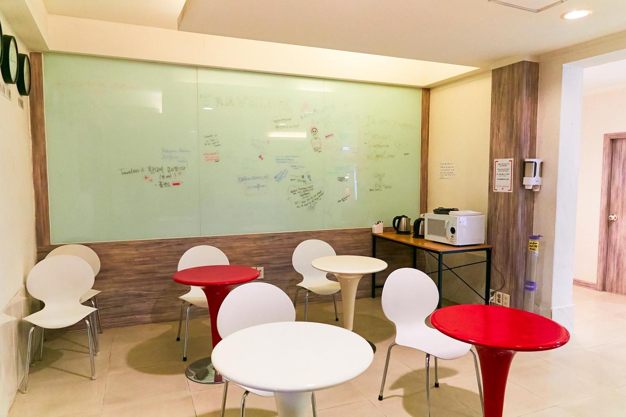 Travelers A Korea Hostel Seoul Exterior photo