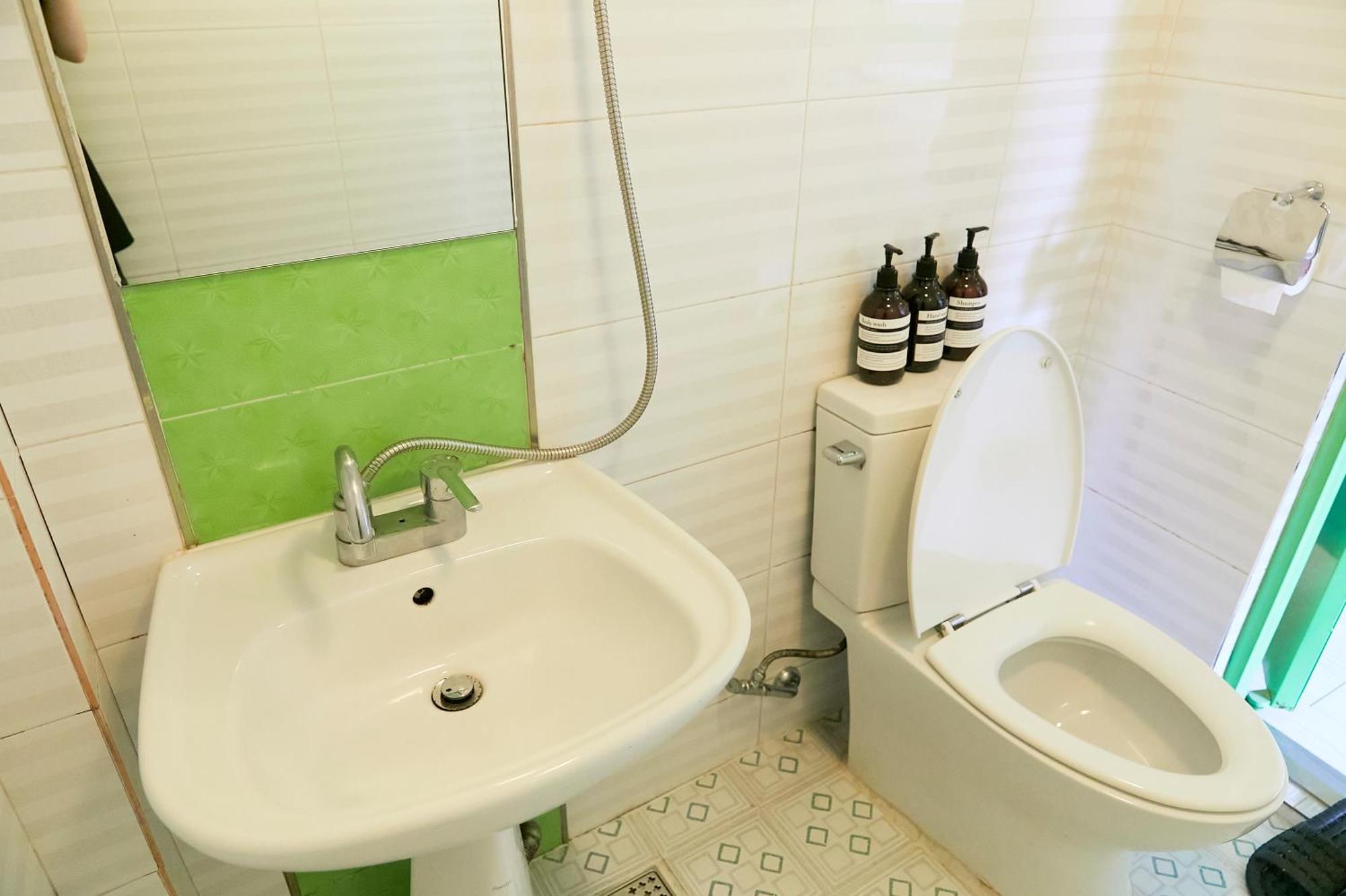Travelers A Korea Hostel Seoul Exterior photo